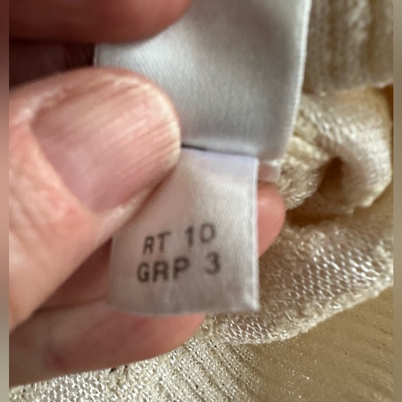 St. John knit tank two toned cream made in the USA . Size small designer - Picture 3 of 11